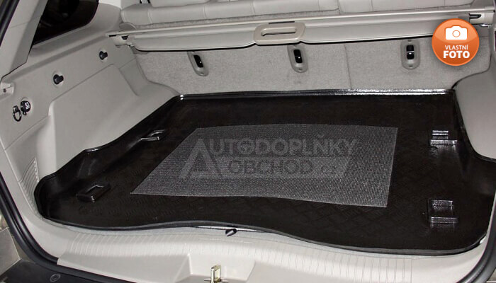 Vana do kufru přesně pasuje do zavazadlového prostoru modelu auta Jeep Grand Cherokee 2005-